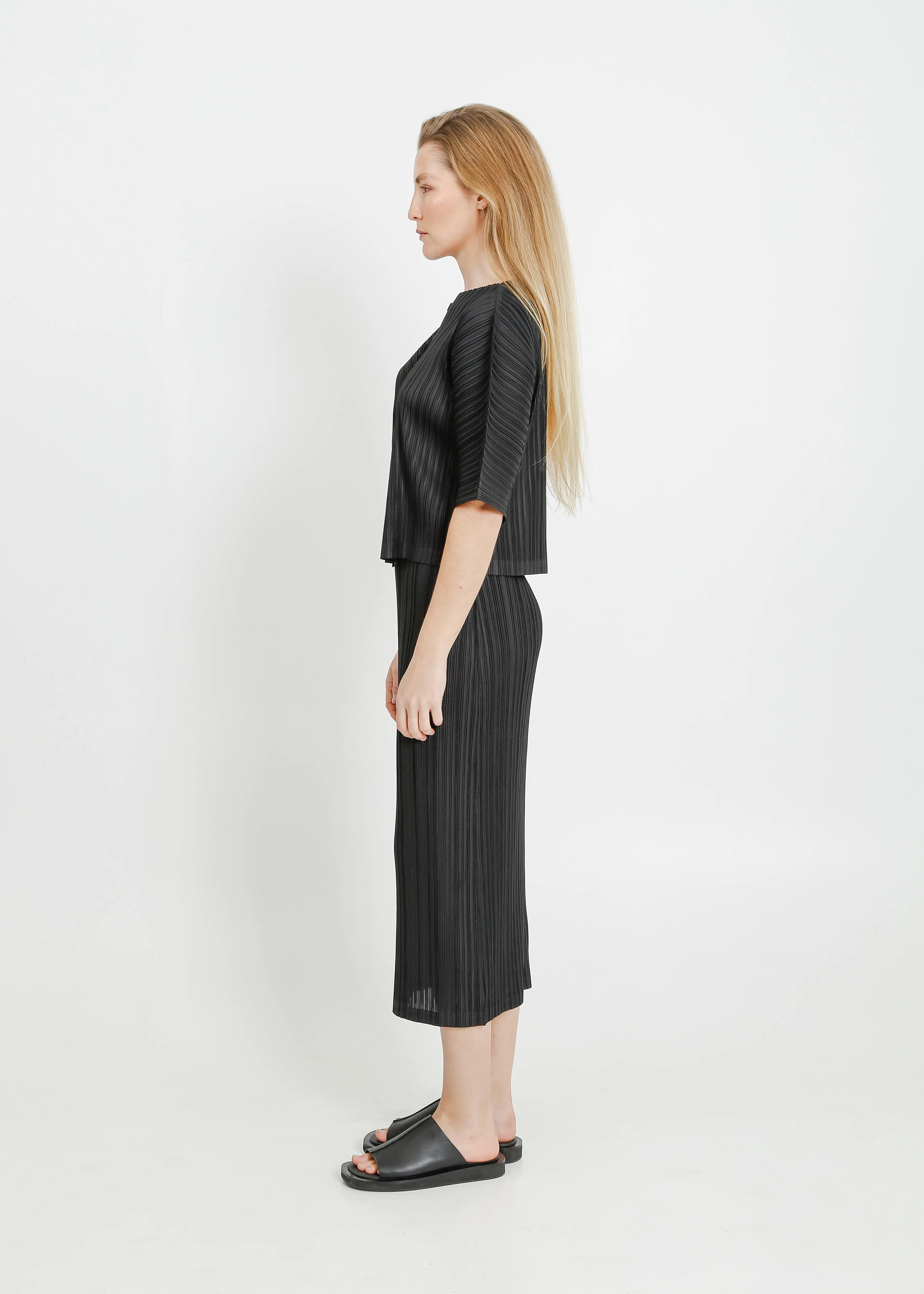 MARGOT PLEAT JACKET / BLACK